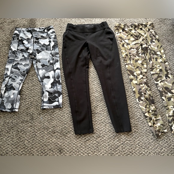 Bundle of 3 Ladies Leggings-Size M - Picture 1 of 8